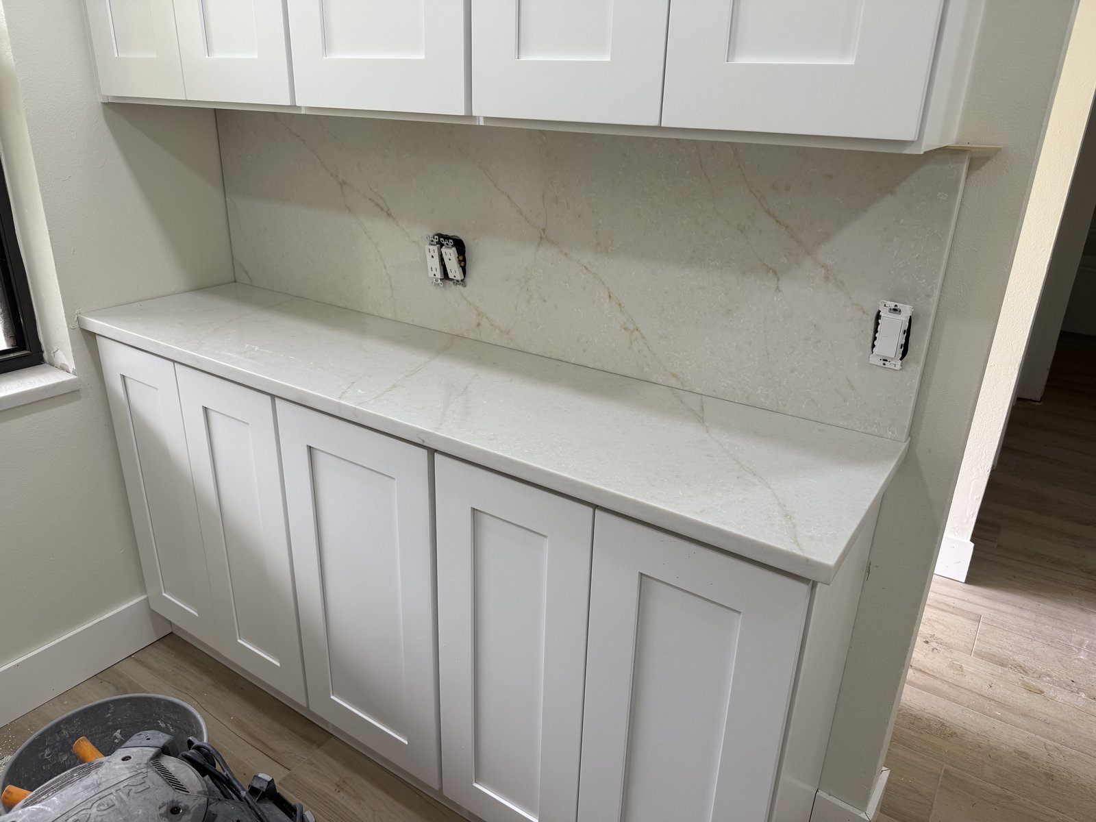 Countertops & Cabinets